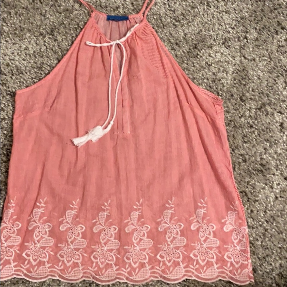 Sleeveless Embroidery Top